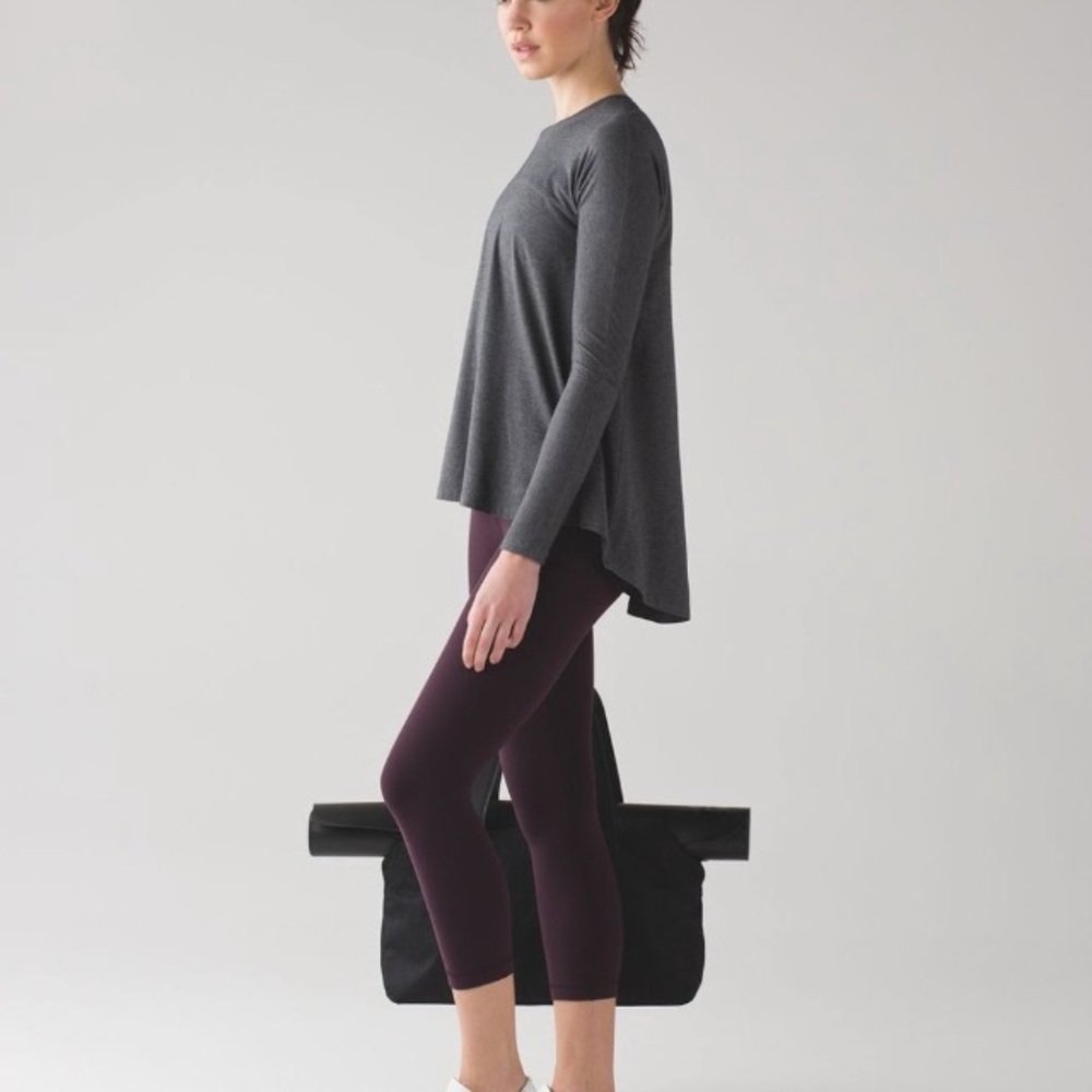 Lululemon Acadia High-Low Long Sleeve Top.